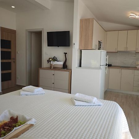 Apartment Topic Baška Voda エクステリア 写真