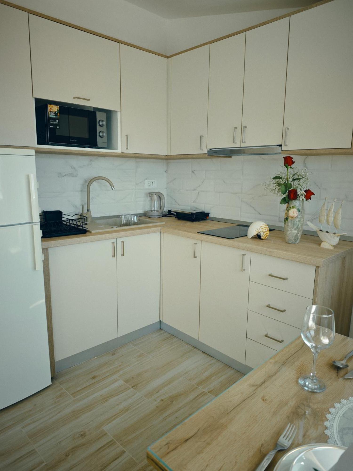 Apartment Topic Baška Voda エクステリア 写真