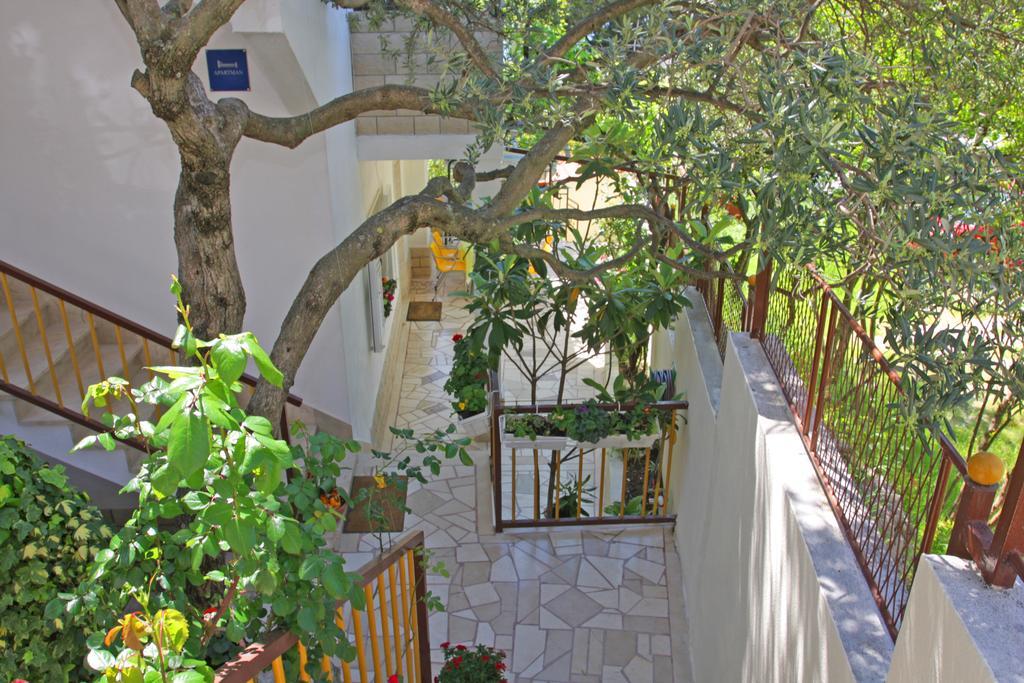 Apartment Topic Baška Voda エクステリア 写真