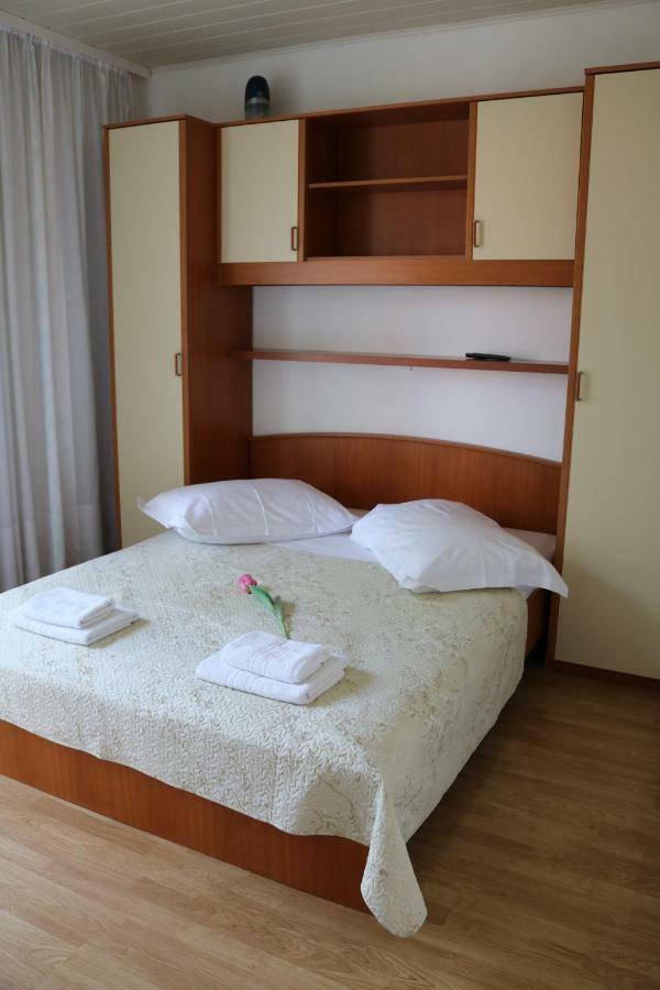 Apartment Topic Baška Voda エクステリア 写真