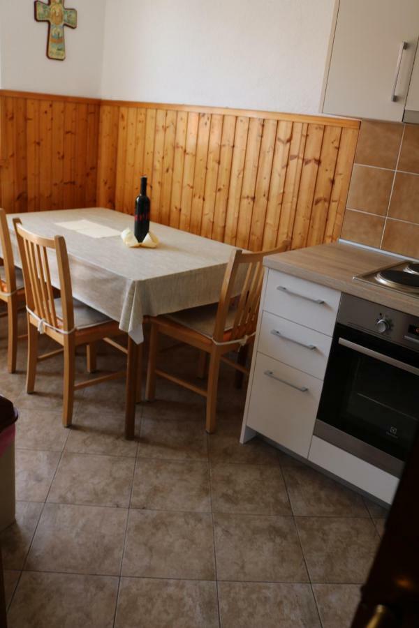 Apartment Topic Baška Voda エクステリア 写真